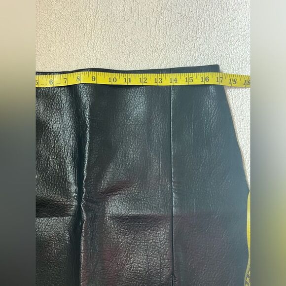 NWT OLD NAVY FAUX LEATHER MINI SKIRT SIZE LARGE WOMENS - Picture 6 of 7